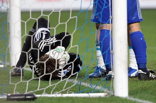 Bị phạt nặng, Zenit muốn “tháo chạy” khỏi Bóng đá Nga