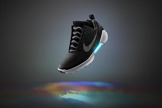 Nike tuyên bố sẽ bán giày tự cột dây HyperAdapt vào ngày 28/11