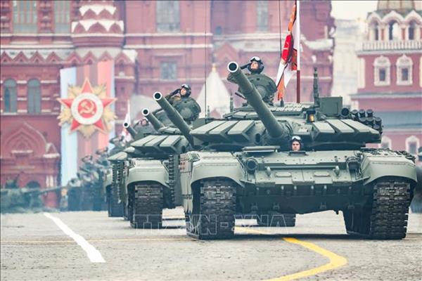 Nga lần đầu mang hơn 20 vũ khí tối tân trình diễn tại duyệt binh ở Moscow
