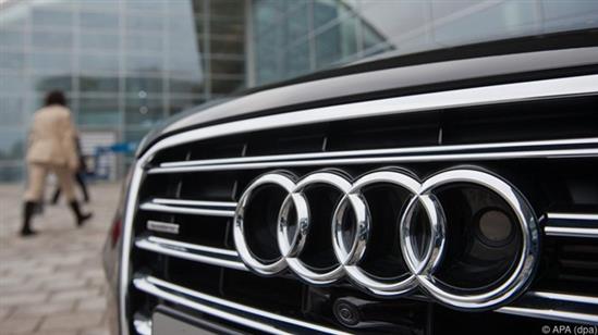 Audi Việt Nam bàn giao lô xe đầu tiên phục vụ APEC 2017