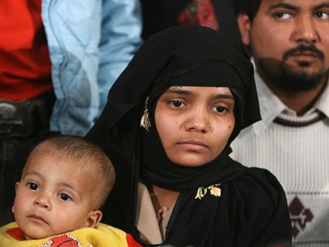 15 năm tìm công lý của thiếu nữ bị hãm hiếp giữa 14 thi thể người thân