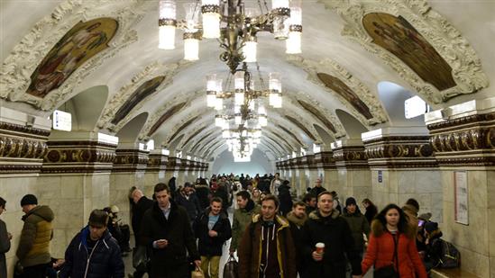 Moskva: Thông báo đề nghị hành khách cởi bỏ balo khỏi vai trên tàu điện ngầm