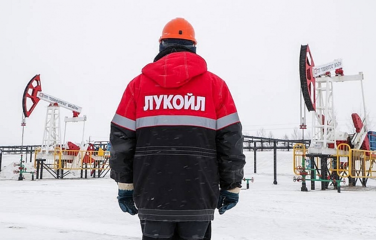 Lukoil bị ảnh hưởng nặng bởi đại dịch Covid-19 và giá dầu giảm