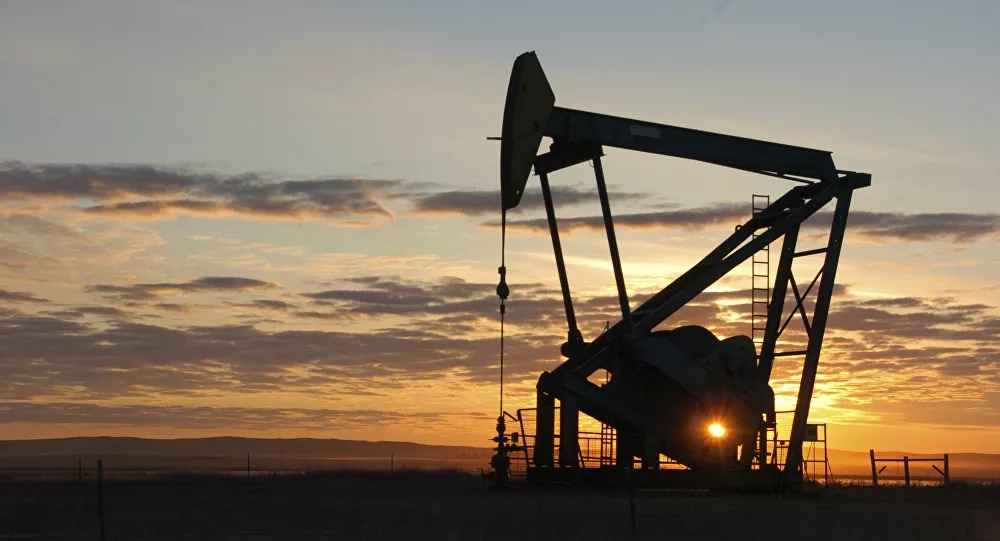 Giá dầu Brent đạt mức 61 USD/thùng lần đầu tiên kể từ tháng 1/2020