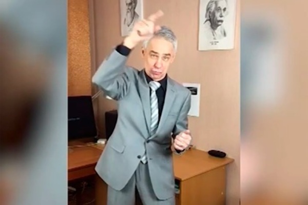 Giáo viên Nga nổi tiếng trên mạng TikTok vì những video 'siêu độc'