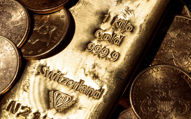 Các chuyên gia tài chính Mỹ: Giá vàng có thể vọt lên mốc 4.000 USD trong 3 năm tới, nhưng chịu ảnh hưởng lớn bởi 2 yếu tố này