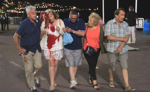 Tang thương, chết chóc bao phủ Ngày quốc khánh Pháp sau vụ khủng bố bằng xe tải