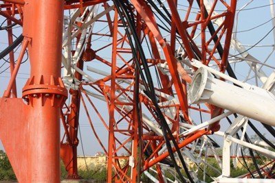 Tháp truyền hình đổ không có hồ sơ thiết kế