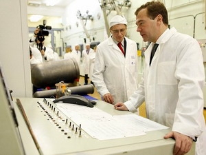 Medvedev muốn tăng tiền cho nghiên cứu khoa học
