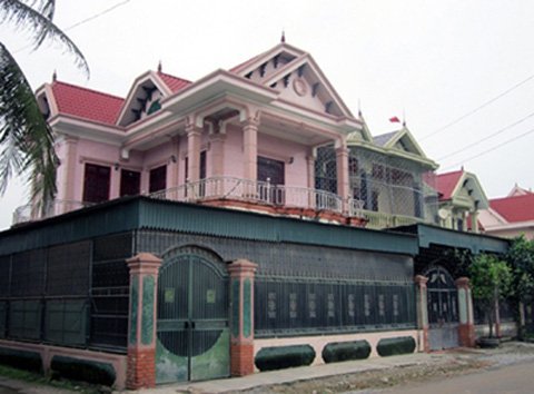 Sắm 'mẹc' mua 'Au đì' nhờ mua bán tóc