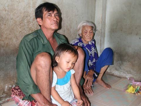 Hạnh phúc và nỗi lo kiếm tiền sạch từ nơi bẩn nhất