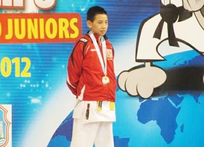 Một thiếu nhi Cộng hòa Séc gốc Việt vô địch Karate thế giới