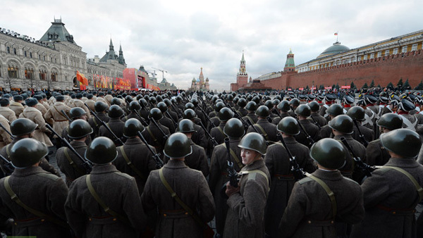 Nhiều hoạt động kỷ niệm Cách mạng tháng Mười Nga