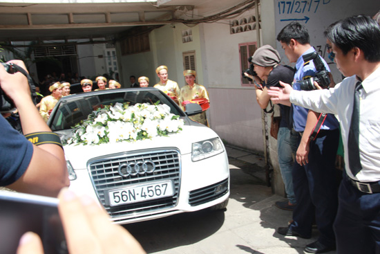 Chuyện ngoài lề thú vị về đám cưới Hà Tăng