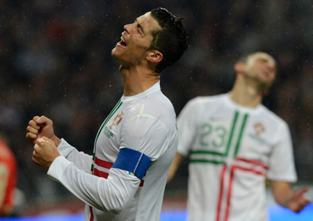 C. Ronaldo bất lực, Bồ Đào Nha gục ngã trên đất Nga