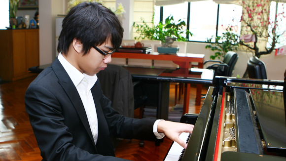 Tài năng piano trẻ Nguyễn Việt Trung: Nên gọi em là nghệ sĩ!