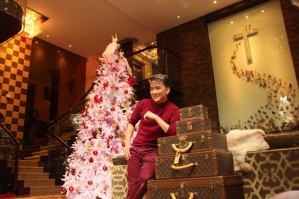 Lần đầu Đàm Vĩnh Hưng khoe biệt thự sang trọng