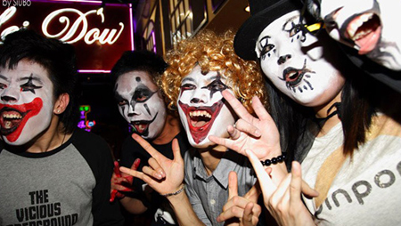 Khám phá khu ăn chơi nổi tiếng Hongkong