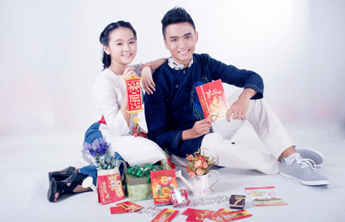 Cả hai có những khoảnh khắc rất hạnh phúc bên nhau khi thực hiện bộ ảnh Xuân.