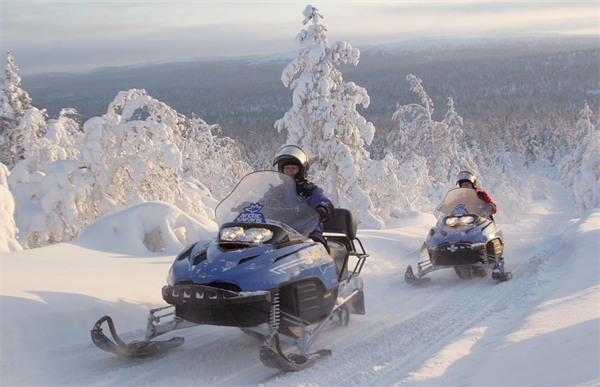 Tai nạn xe trượt tuyết, sáu du khách Nga thiệt mạng