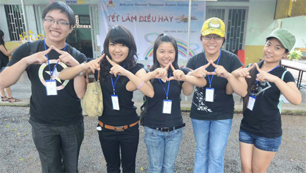 Du học sinh Melbourne gây quỹ Tết Quý Tỵ