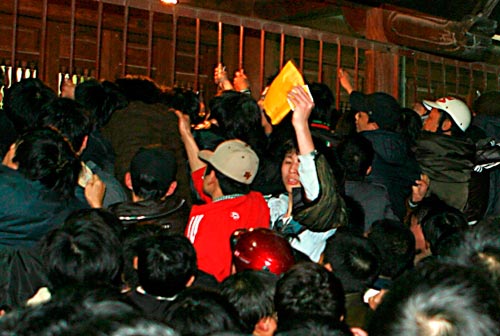 Nghĩ gì khi có Ấn đền Trần trong tay?