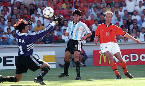 Nhìn lại 10 bàn thắng đẹp nhất lịch sử các kỳ World Cup