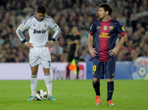 C. Ronaldo “vấp ngã” trong cuộc đua Quả bóng vàng với Messi