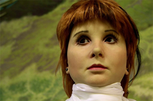 Ra mắt Robot chạy hệ điều hành Android