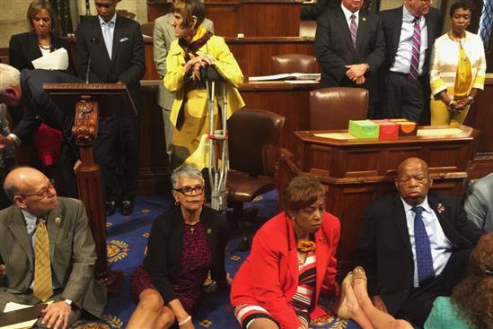 Hai đảng Dân chủ, Cộng hòa đối đầu ở hạ viện Mỹ