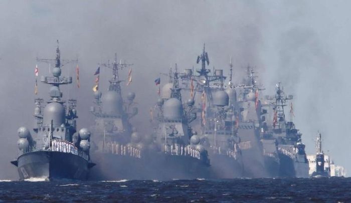 Hàng chục chiến hạm khủng bắt đầu trực chiến