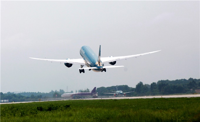 Nối lại các chuyến bay thương mại quốc tế thường lệ với các nước an toàn cao