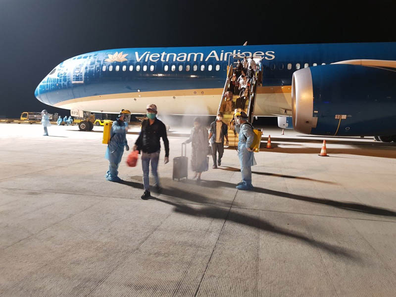 Vì sao khách Việt ngại hồi hương bằng chuyến bay thương mại?