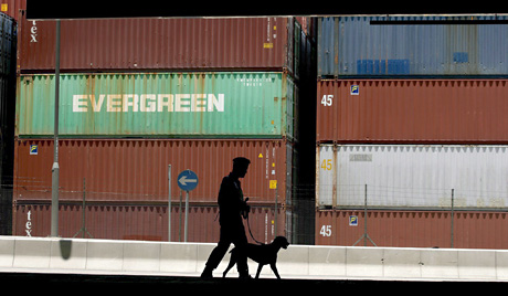 Trung Quốc đang mua cả thế giới