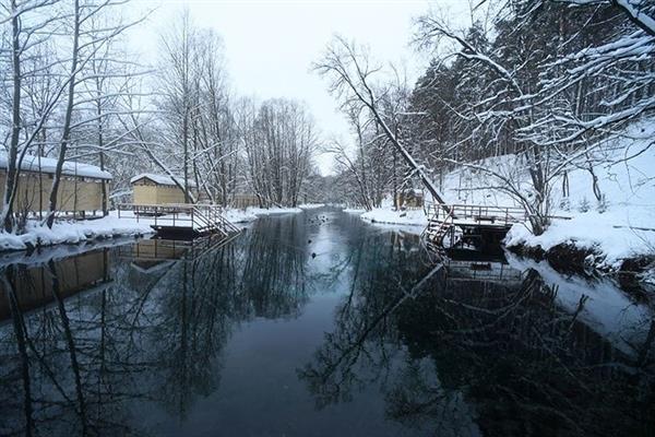 Lặng người trước vẻ đẹp mê hồn của Hồ Xanh Kazan (Nga) giữa mùa đông