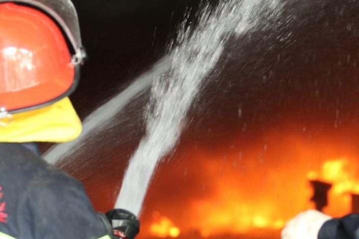 Hà Nội: Kịp thời dập tắt đám cháy, giải cứu 5 người bị mắc kẹt