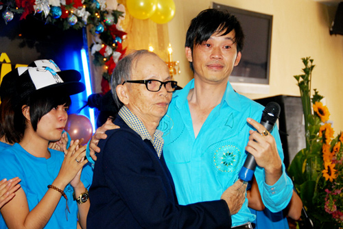 Trấn Thành say xỉn trong tiệc sinh nhật của Hoài Linh
