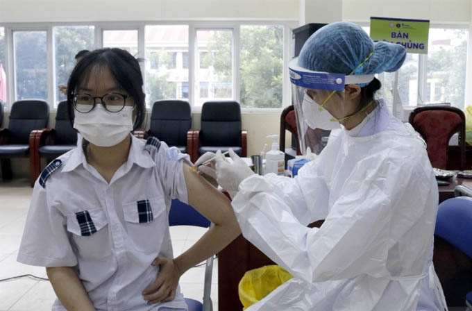 Bắc Giang: 2 học sinh nhập viện cấp cứu sau khi tiêm vaccine COVID-19