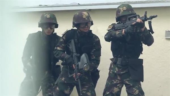 Quân đội Trung Quốc ở Hong Kong công bố video chống bạo động