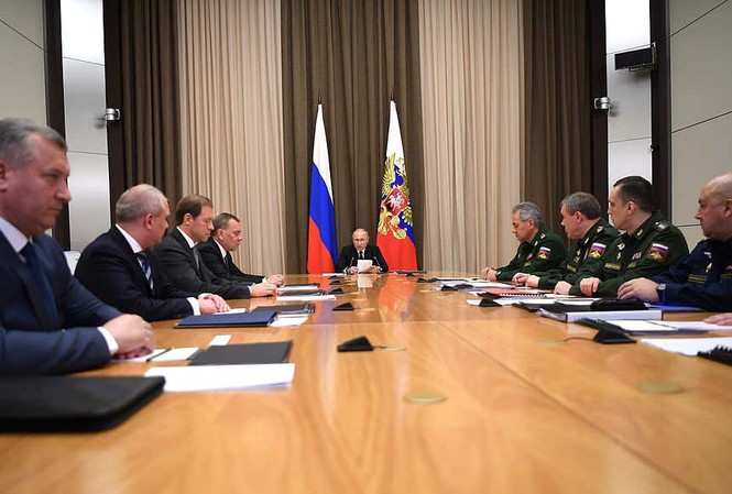 Ông Putin hé lộ hầm chỉ huy hạt nhân mới của Nga