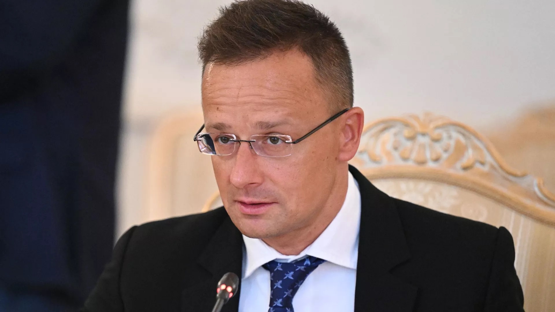 Ngoại trưởng Hungary Szijjártó: Châu Âu đang chuẩn bị cho chiến tranh với Nga