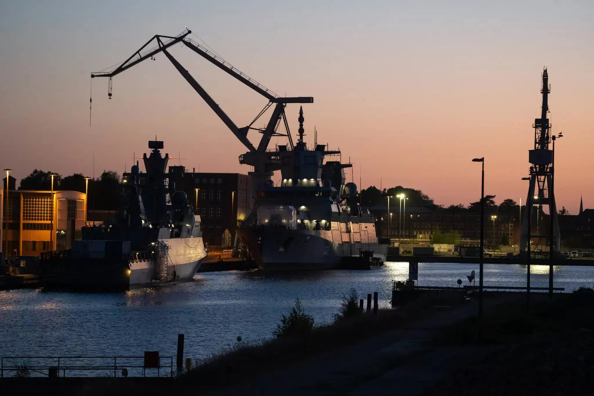 Hungary bất ngờ 'quay xe', đồng ý cấm mua khí đốt Nga, EU tiến gần hơn đến gói trừng phạt thứ 19