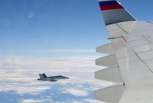 Tiêm kích Thụy Sĩ áp sát máy bay chở đoàn tháp tùng Tổng thống Putin