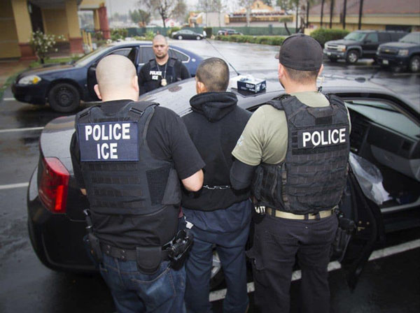 Mỹ bắt đầu chiến dịch truy quét người nhập cư bất hợp pháp