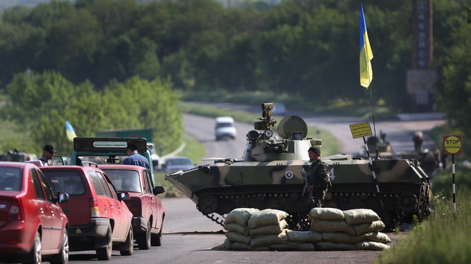 Ukraine tổng tấn công, 70.000 người Donetsk chạy sang Nga