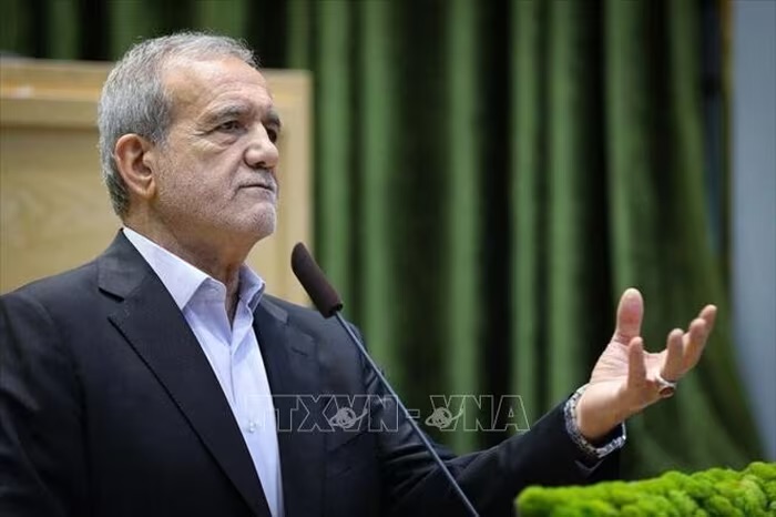 Tổng thống Iran chính thức phê chuẩn luật đình chỉ hợp tác với IAEA
