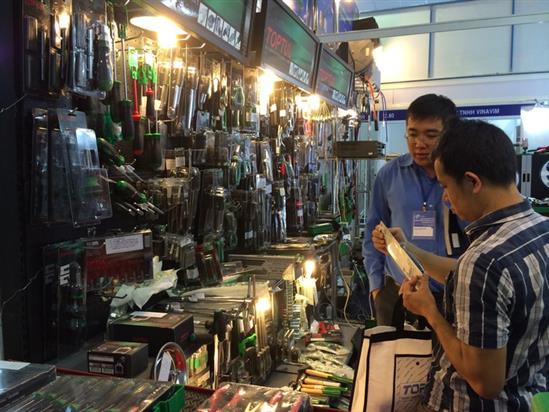 Kinh tế 2016 tiếp tục phục hồi chậm