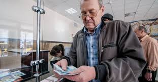 Lạm phát cao, Nga tăng lương 11,4% cho hơn 39 triệu người