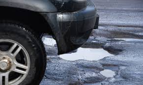 Moskva: Cảnh báo tài xế về sự xuất hiện các hố  trên đường