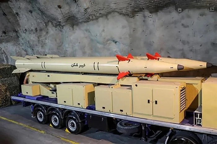 Iran cảnh báo sở hữu 9 loại tên lửa có thể tấn công lãnh thổ Israel